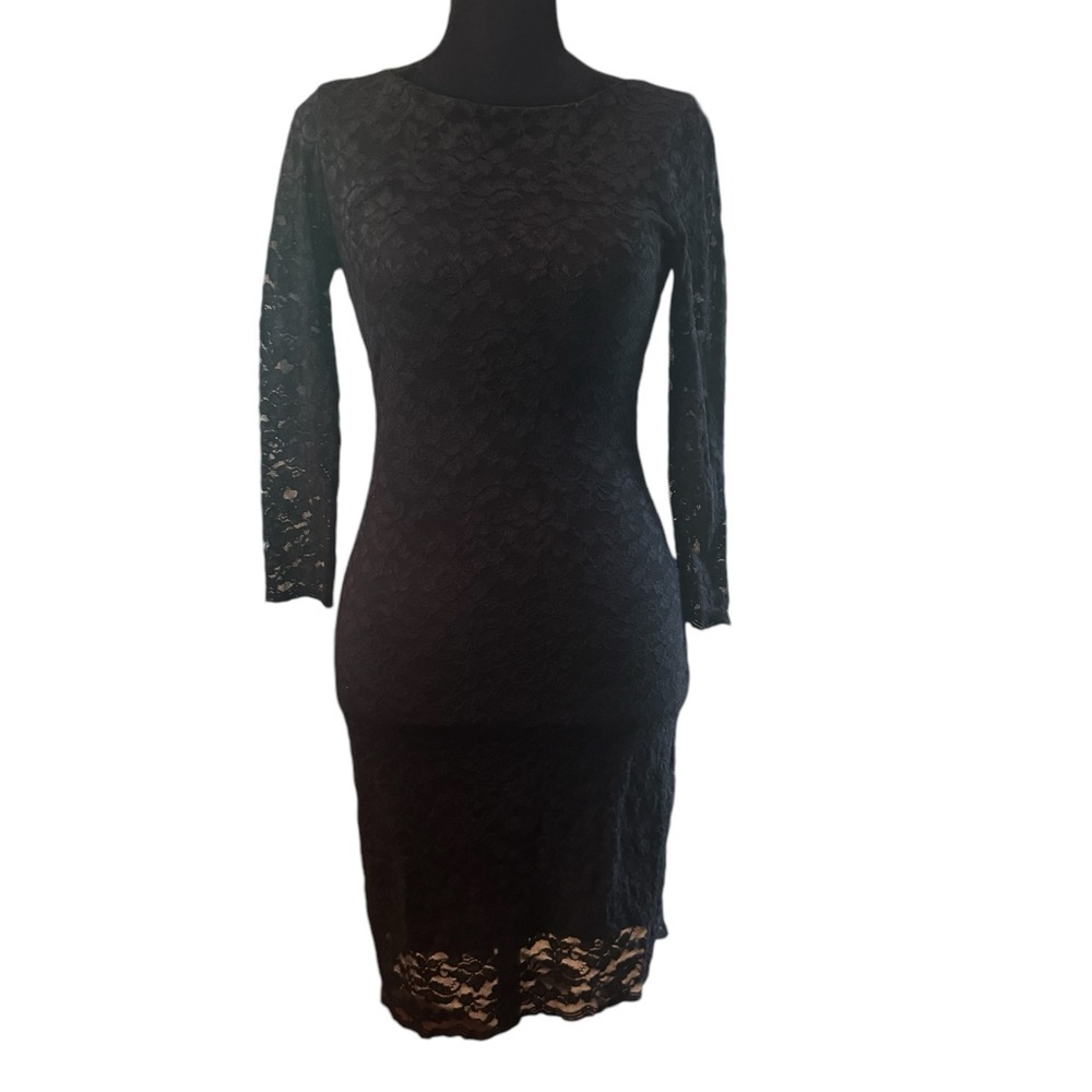 Forever 21 black lace dress size small‎